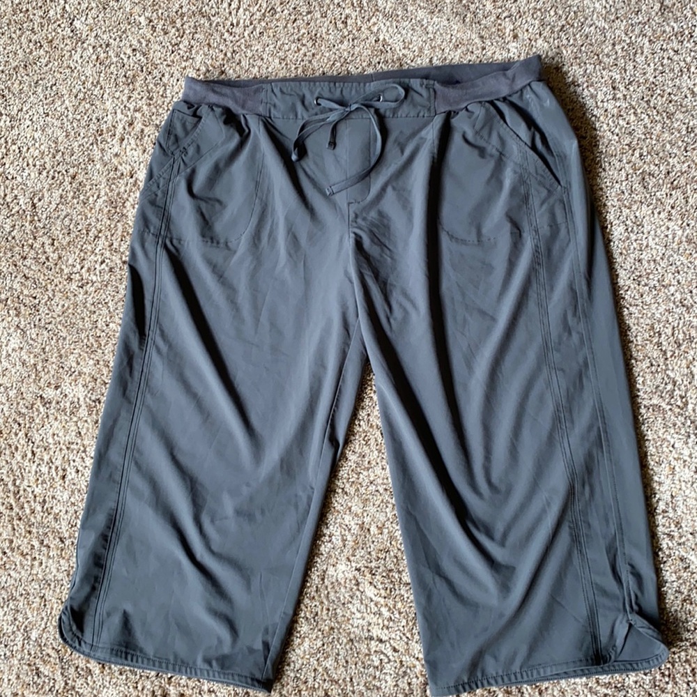 Gray Capri 18W